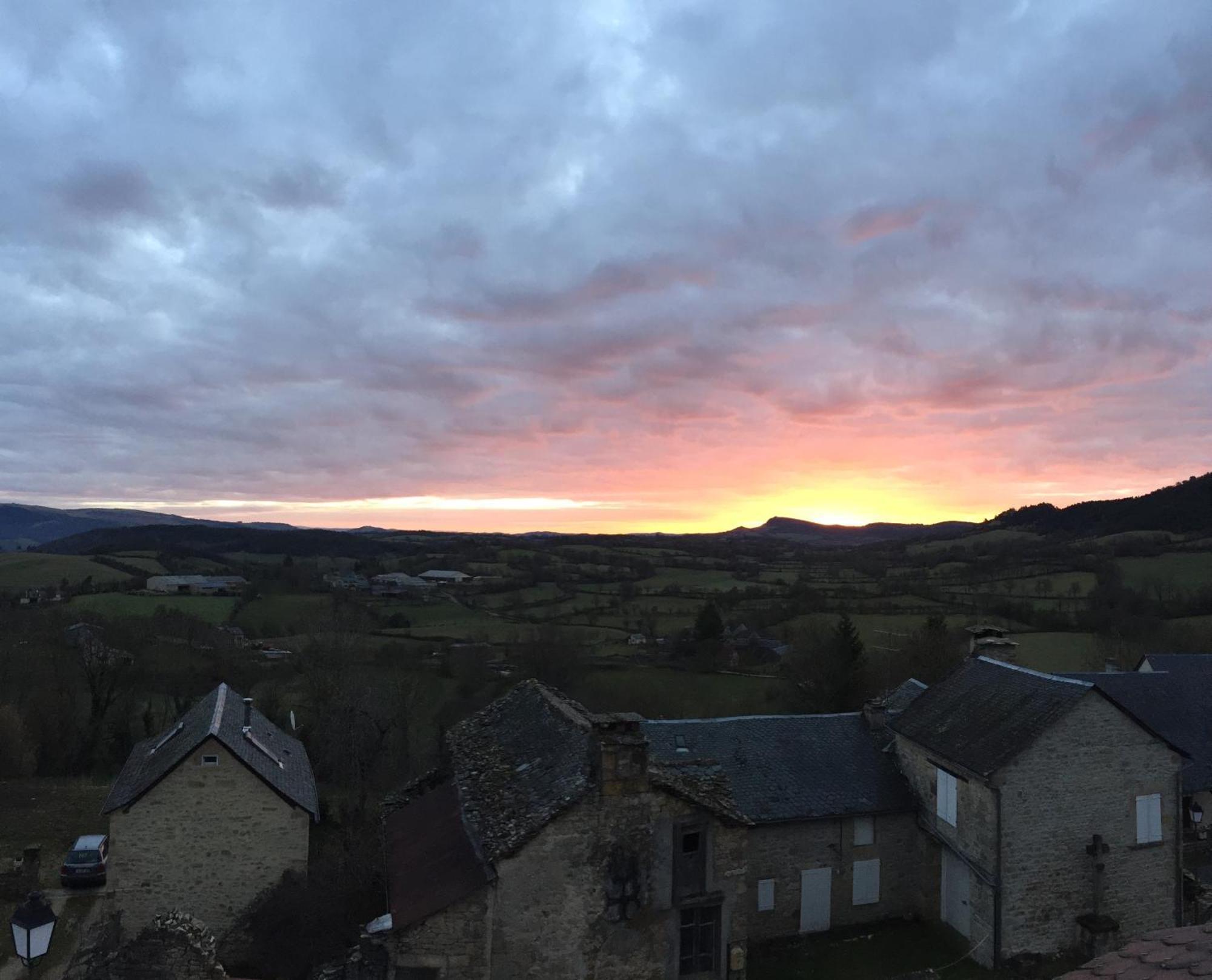 L'Echappee Belle, Vue Panoramique Sur La Campagne Villa Saint-Saturnin-de-Lenne Eksteriør bilde